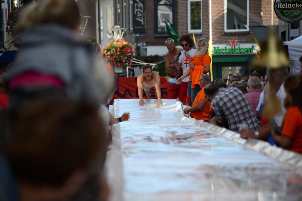 ../Images/Donderdag kermis 028.jpg